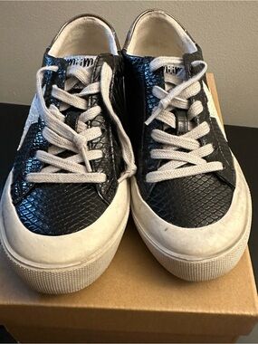 Black Textured Low-Top Sneakers with Cream Accents